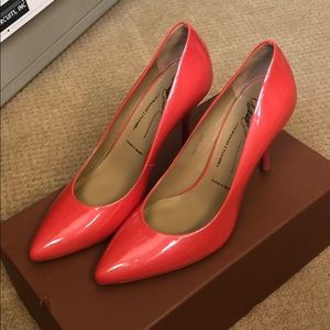 NWOT Donald Pliner Heels